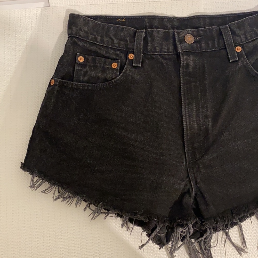 Levi Shorts - Picture 5 of 14
